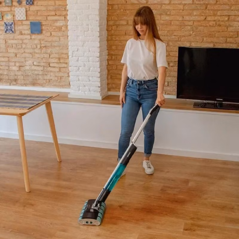 Cecotec FreeGo Wash Twice Spray 04552, robot lavapavimenti ricaricabile multicolore con stazione di autopulizia e spazzola per parquet – 2