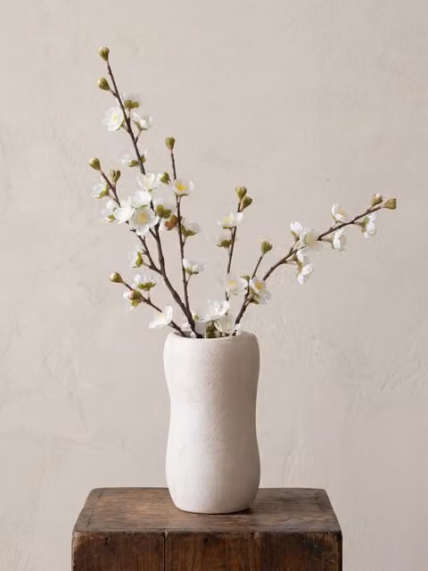 Fiore artificiale Plum Kenay Home verde e bianco in ceramica e tessuto per decorazione da tavolo