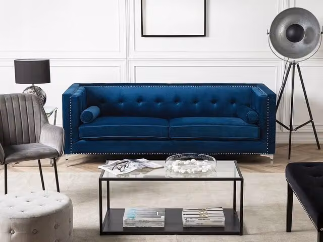 Divano a 3 posti Glamour Beliani in velluto blu con cuscini coordinati e coperture rimovibili L: 211 cm, P: 82 cm, H: 74 cm