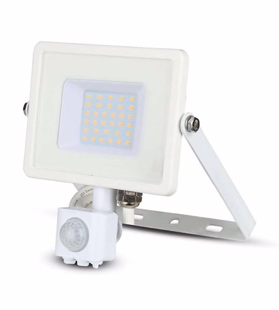 Faro LED V-TAC da 30W con Chip Samsung, Sensore di Movimento e Crepuscolare, Colore Bianco, Luce Bianco Caldo 3000K, Grado di Protezione IP65