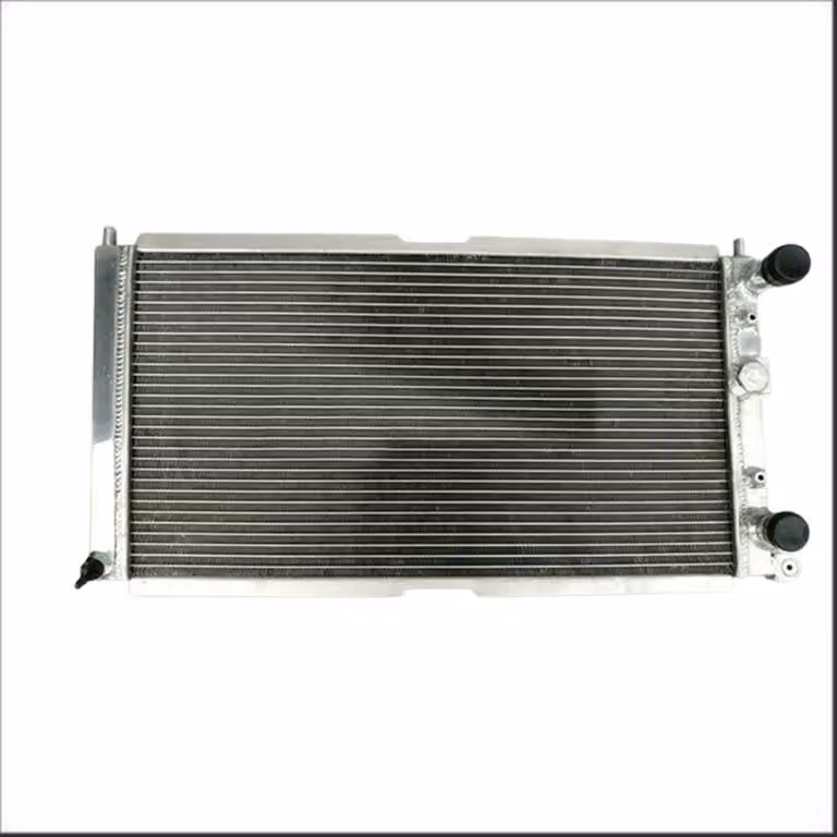 Radiatore per motore in alluminio, dimensioni 570x308x40 mm, per un raffreddamento ottimale del veicolo e prestazioni superiori
