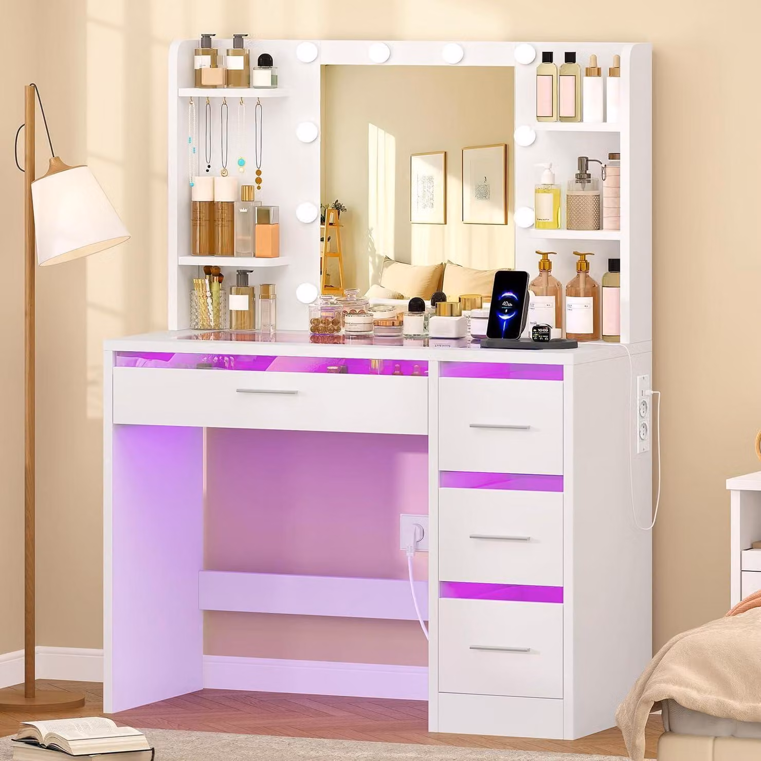 Comò da trucco con specchio e illuminazione RGB, 4 cassetti, 4 ripiani, 5 ganci, colore bianco