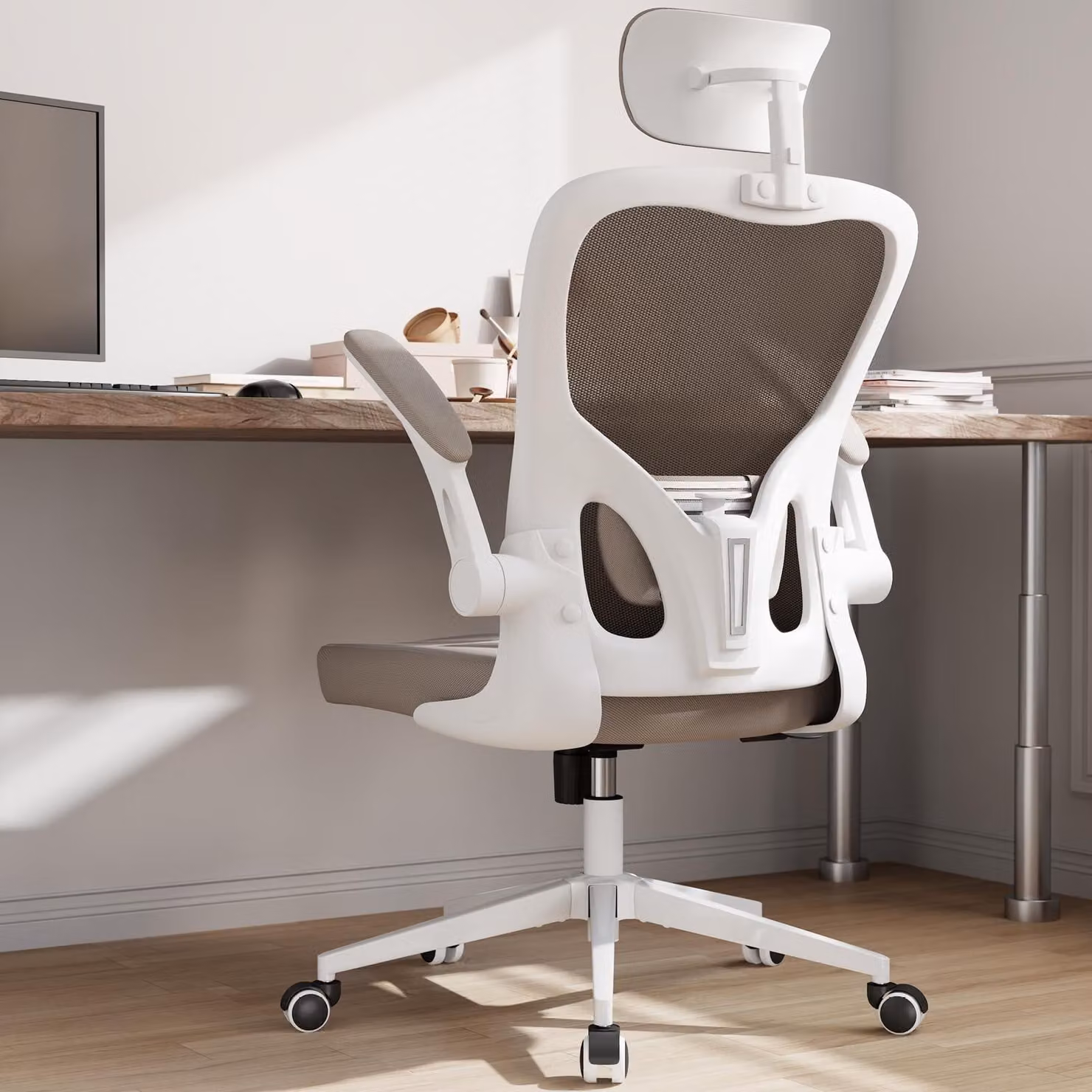 Sedia da ufficio ergonomica con supporto lombare e braccioli regolabili