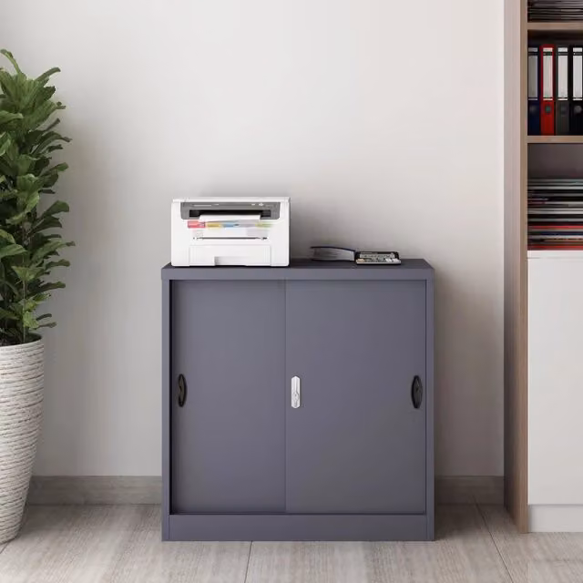 Armadietto da ufficio Rieti en.casa con ante scorrevoli e serratura, grigio, L 90 cm x P 40 cm x H 90 cm