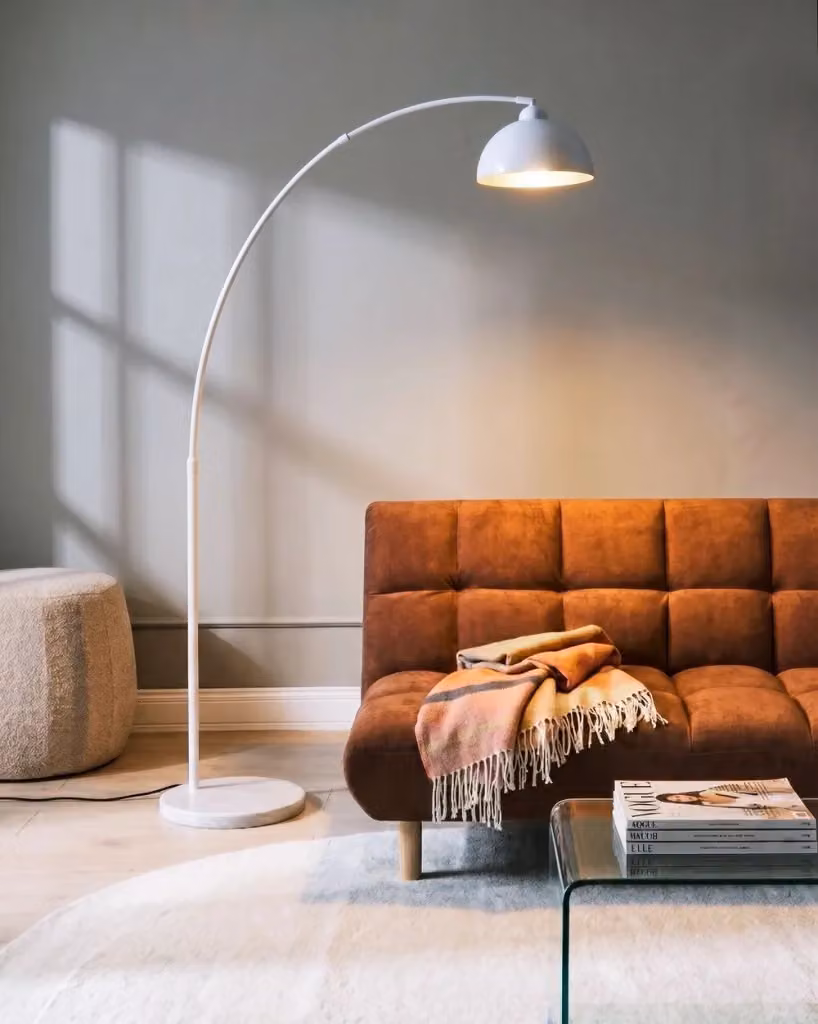 Lampada da terra ad arco BELIANI in metallo e marmo bianco con paralume regolabile per soggiorno e camera da letto – 2