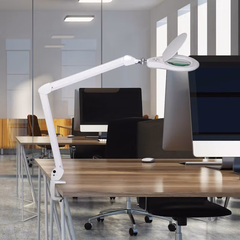 Maul Lampada con lente d'ingrandimento a LED MAULsource, bianca, 51 cm, dimmerabile, Bianco / Opale, Studio / Ufficio, Plastica, Moderno, Lampada con morsetto