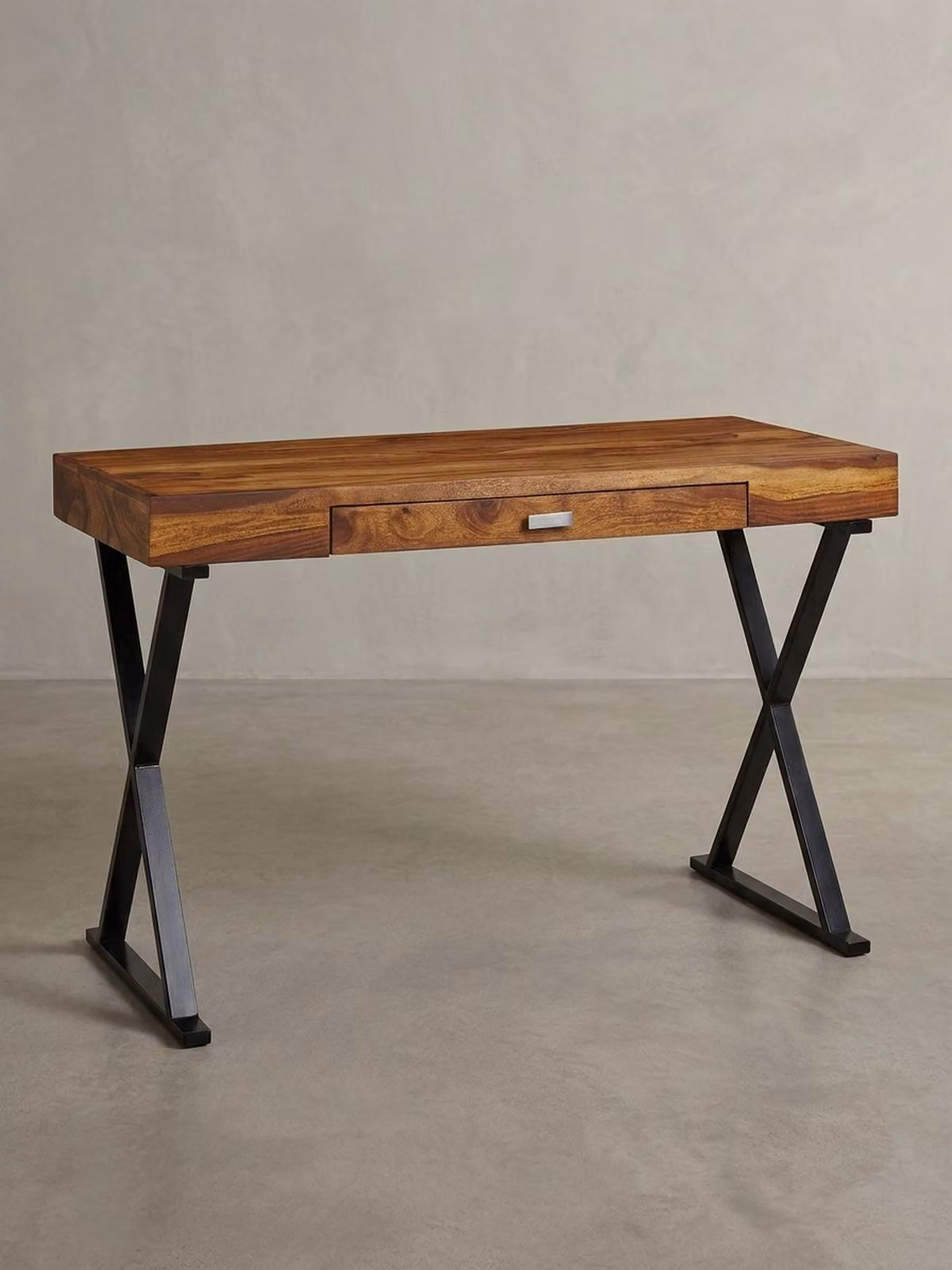 Scrivania in legno massello Sheesham, struttura in metallo a forma di X, cassetto. Nero, 120x55x78 cm | Kadima Design