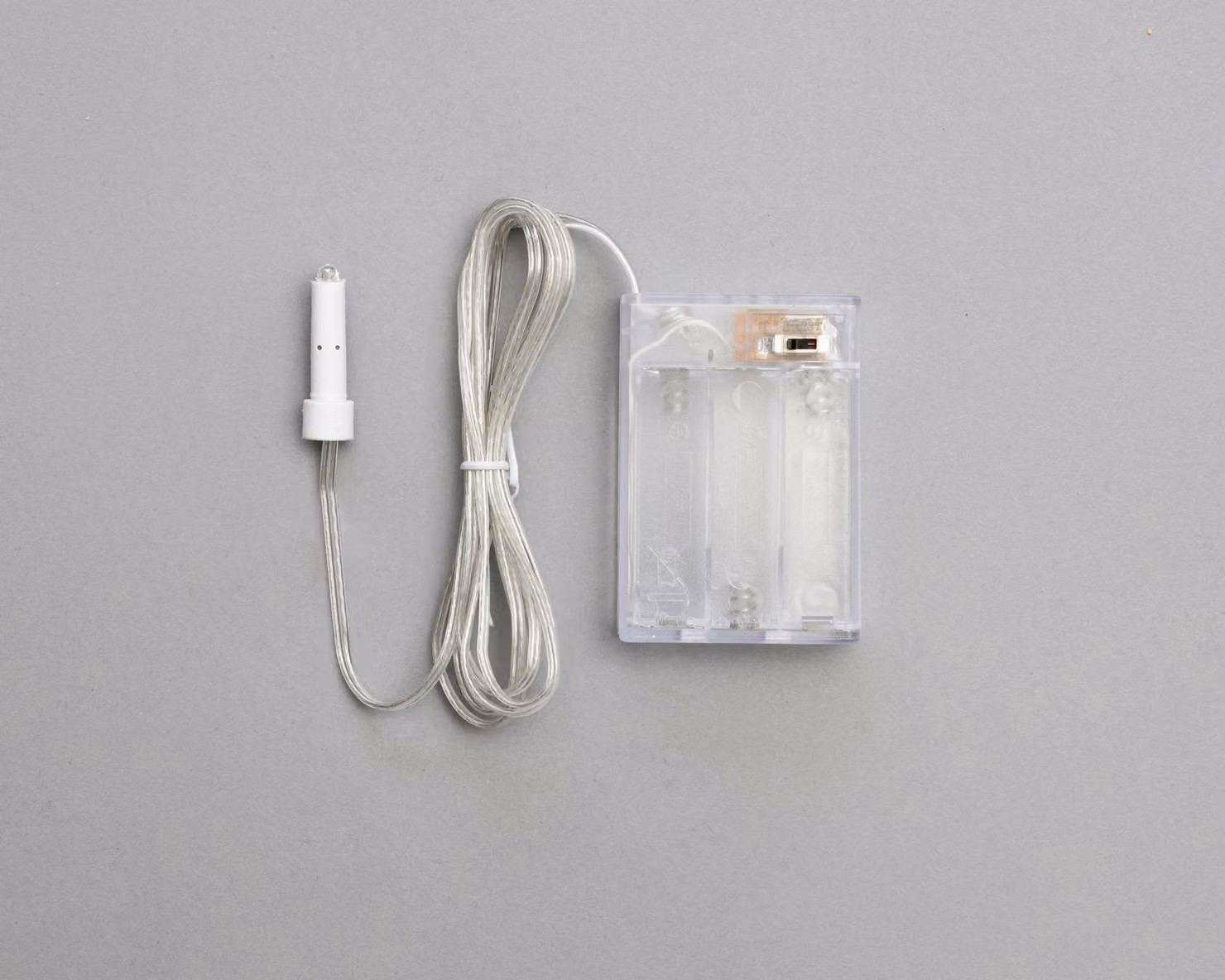 Stella LED illuminata 12 cm in plastica rossa con scatola di batterie