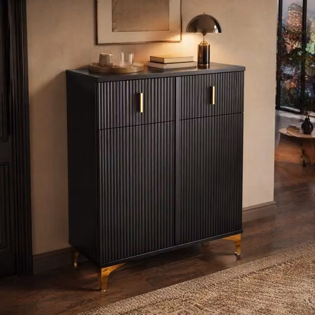 Credenza ULEVR 83x35x101 cm con 2 ante, 2 cassetti e 2 ripiani regolabili, nera con dettagli dorati