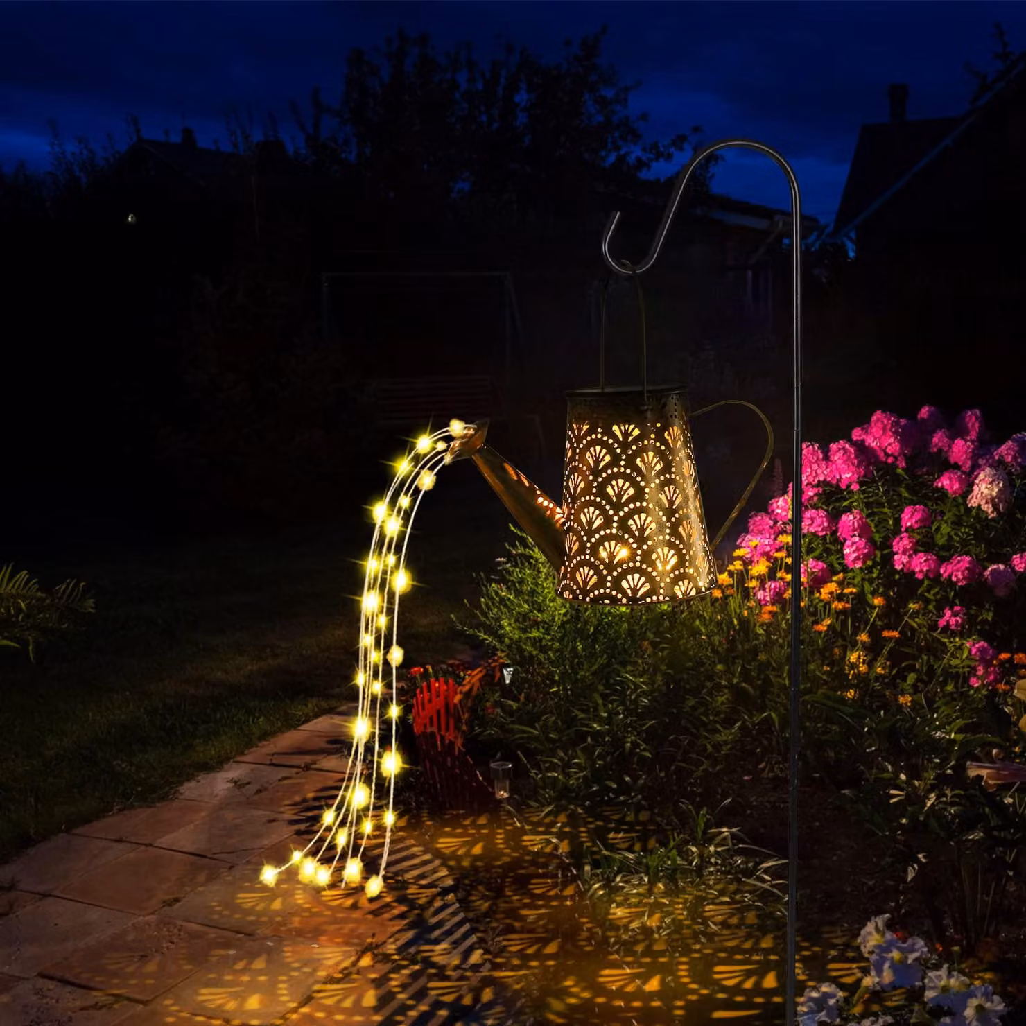 Annaffiatoio solare con catena luminosa, a forma di stella, con decorazioni esterne, completo di supporto