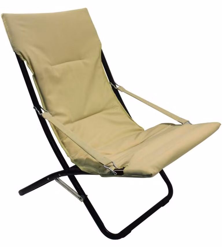 Poltrona relax beige, progettata per l'ergonomia