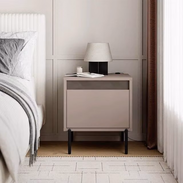 Comodino moderno Tezeta con cassetto in finitura opaca nei colori grigio, marrone e nero