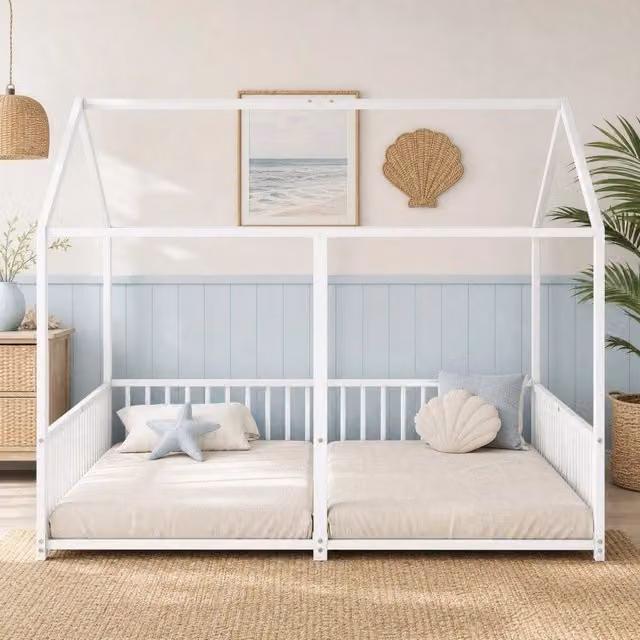 Letto per bambini in metallo a forma di casetta con sponda e scala; 90 x 200 cm; bianco