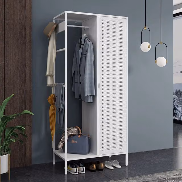 Armadio per guardaroba Puumala en.casa in metallo bianco con ante a battente e ripiani interni H: 180 cm, L: 80 cm, P: 45 cm