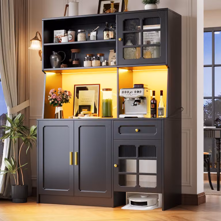Mobiletto da cucina Stilvora, credenza laterale con illuminazione a LED, dimensioni 130 x 45 x 180 cm. Mobile contenitore alto con ante in vetro, colore nero