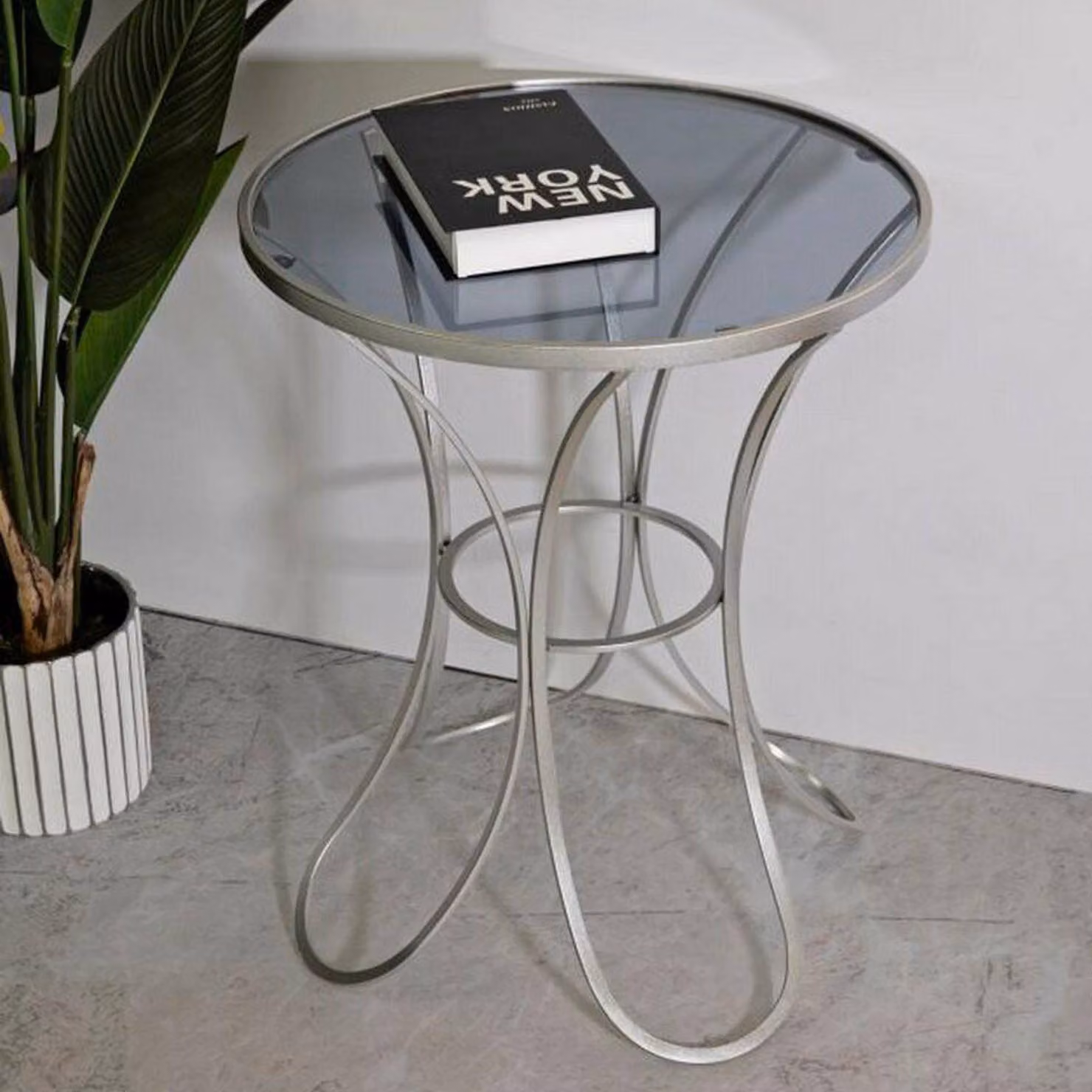 Dmora Tavolino da Salotto Molina 56x56x68h cm Argento, Portariviste Forma Circolare