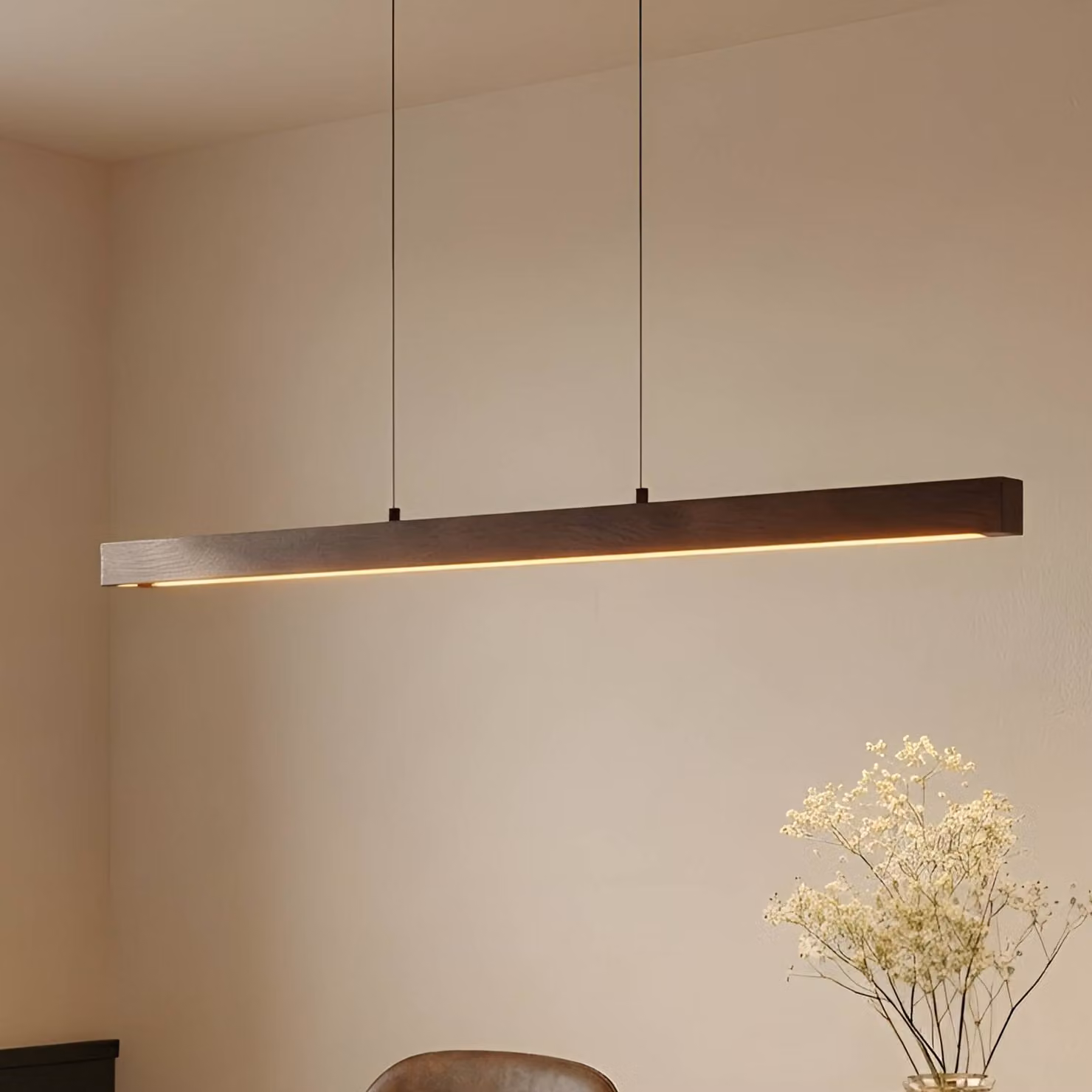Lucande Lampada LED a sospensione Nihalo, noce, 122 cm, dimmerabile, CCT Nihalo Lucande, dimmerabile, Legno scuro, Soggiorno / Sala da pranzo, Legno, Campagna / Rustiche