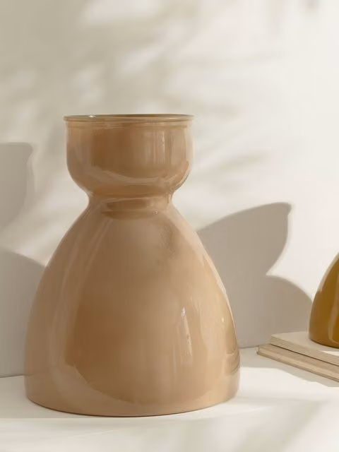Vaso grande in vetro beige Dout di Kenay Home