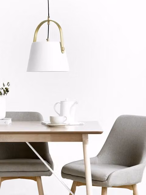 Roko lampada a soffitto bianca con dettagli in legno Kenay Home