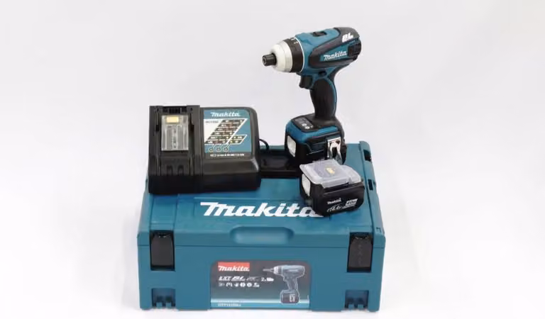 Avvitatore quadruplo a batteria Makita DTP131RMJ 14,4V