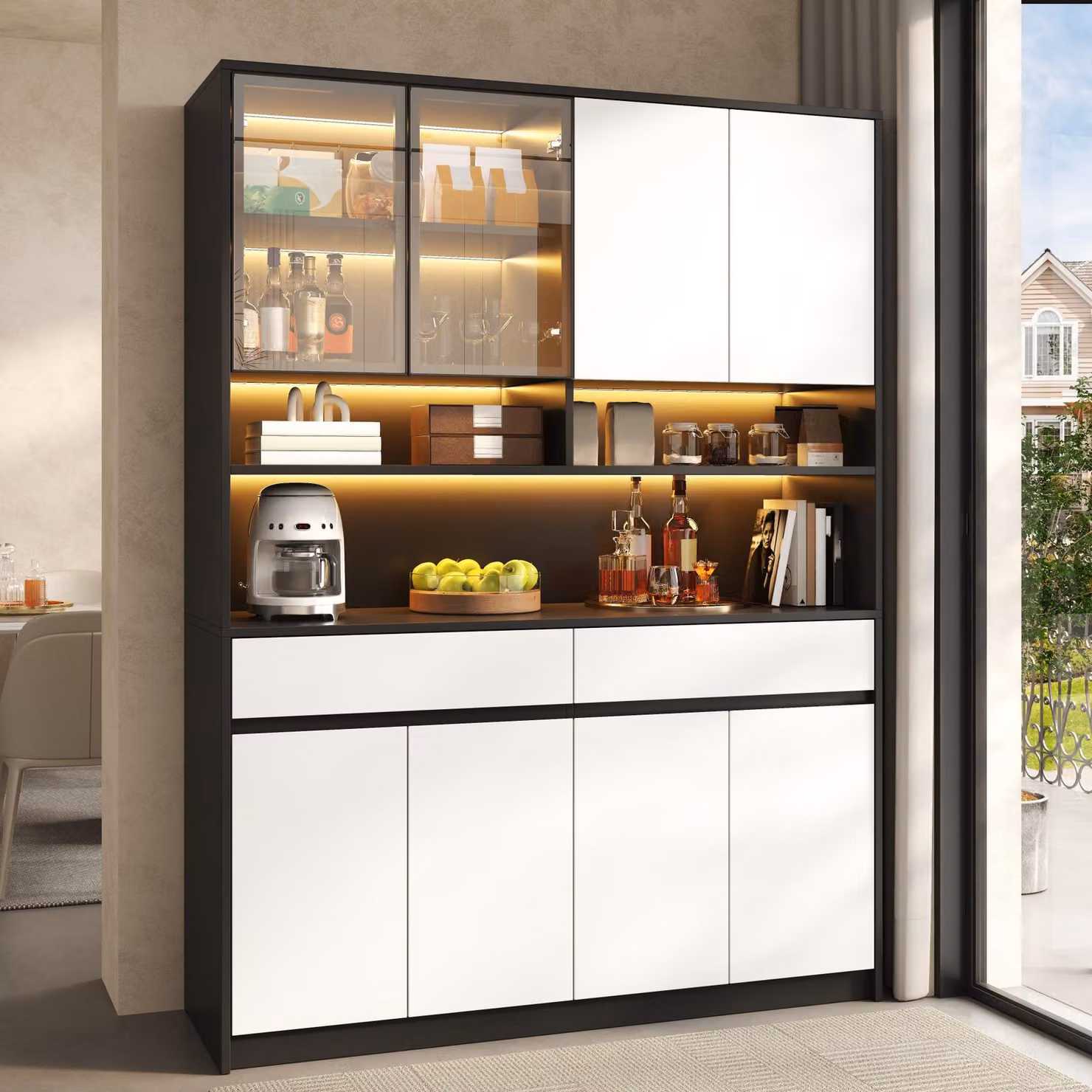 Mobiletto multiuso alto con illuminazione a LED, dotato di vano in vetro e ripiano aperto, ideale come credenza per cucina, sala da pranzo e ufficio, oppure come dispensa. Colore: nero e bianco