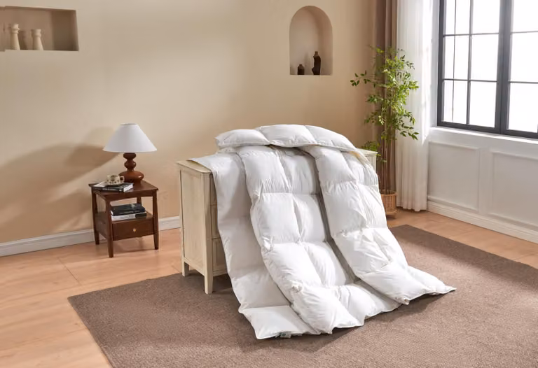 Coperta invernale, dimensioni 240x260 cm, imbottitura: 30% piumino, 70% piume, peso: 600 g/m²