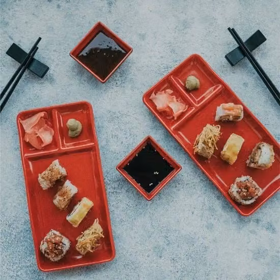Set di servizio per sushi Goliber in ceramica e melamina, colori nero e rosso