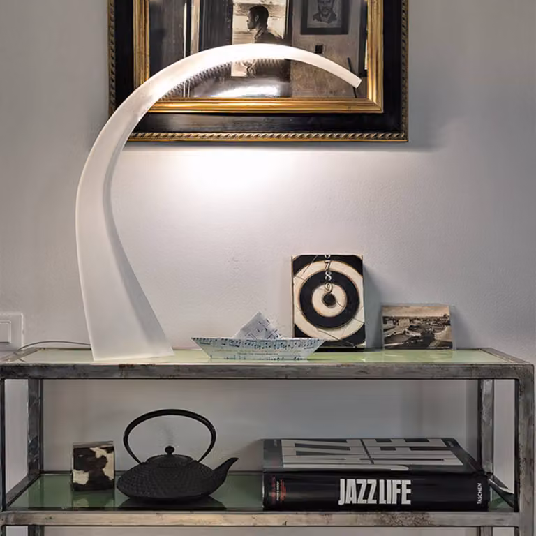 Kartell Lampada da scrivania Taj Mini, Bianco / Opale, Soggiorno / Sala da pranzo, Plastica, Design, Lampada da tavolo LED