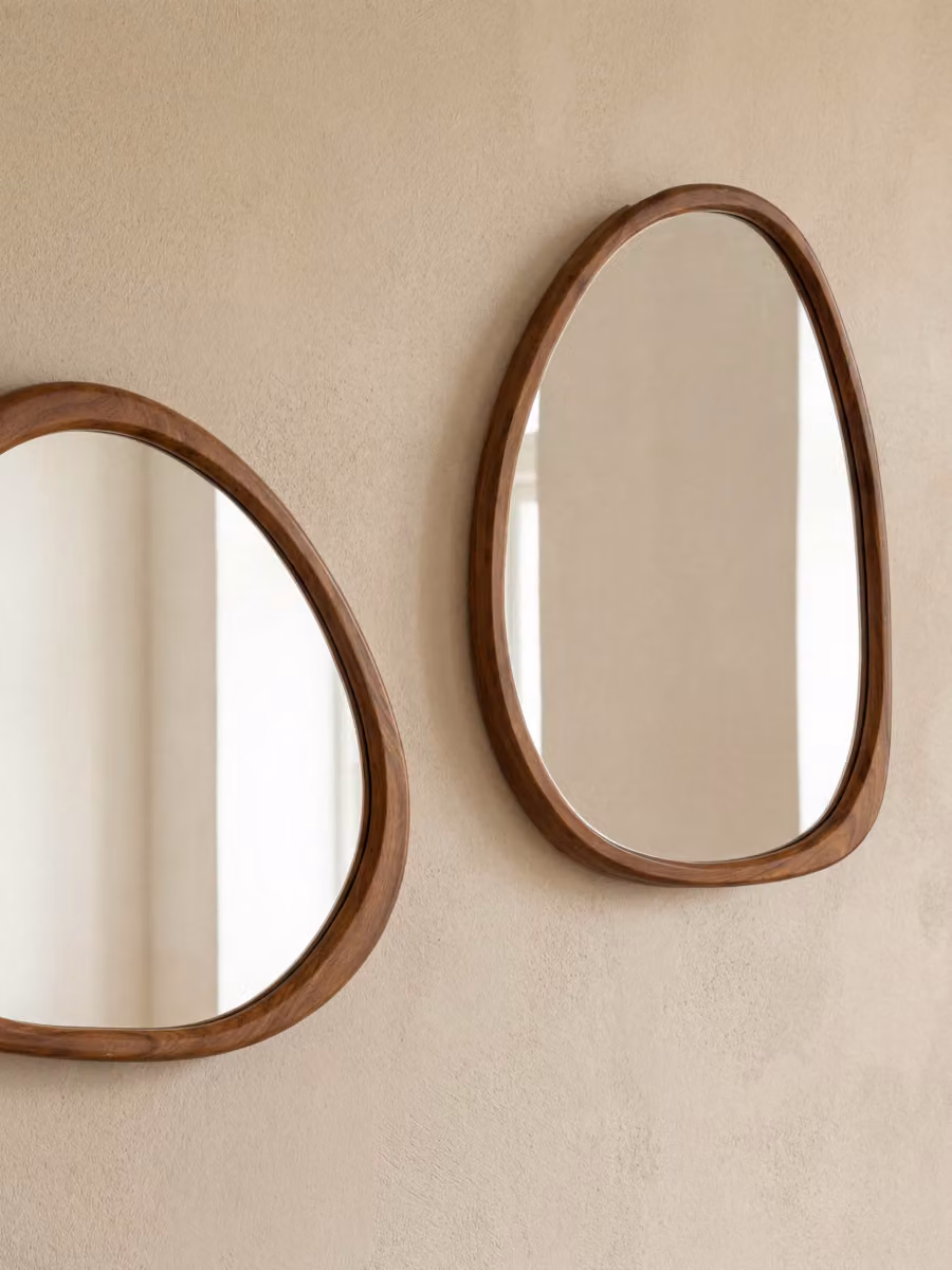 Specchio a parete in legno naturale marrone Kenay Home L: 38 cm, H: 64 cm – 2