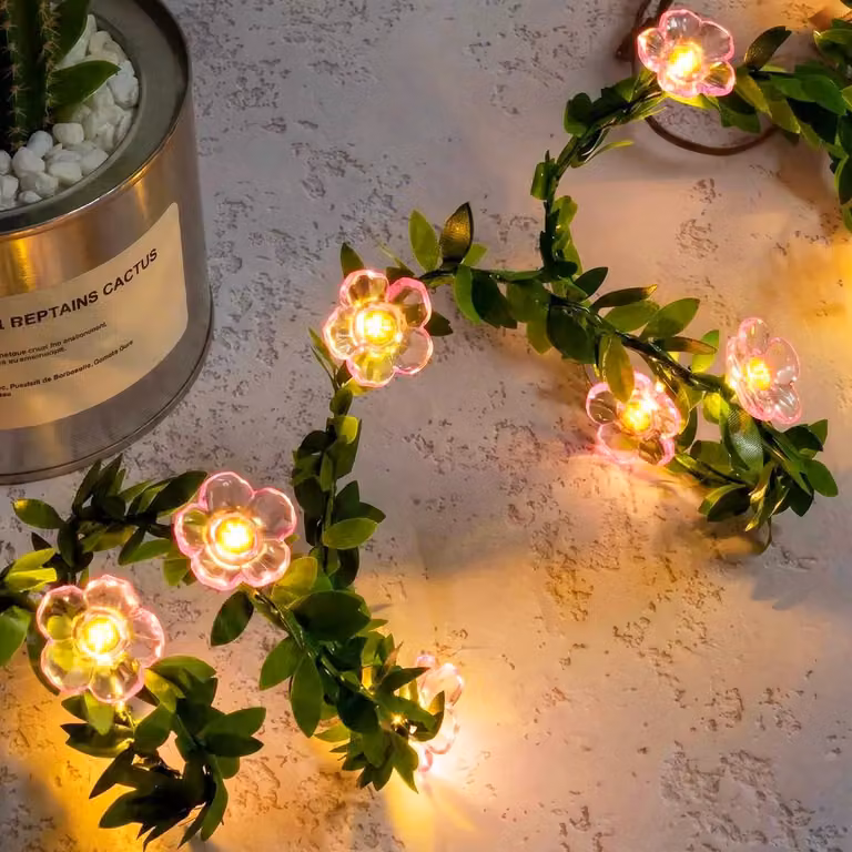 Catena luminosa a LED a forma di fiori, lunghezza 3 metri, 30 luci bianche calde, alimentata a batteria