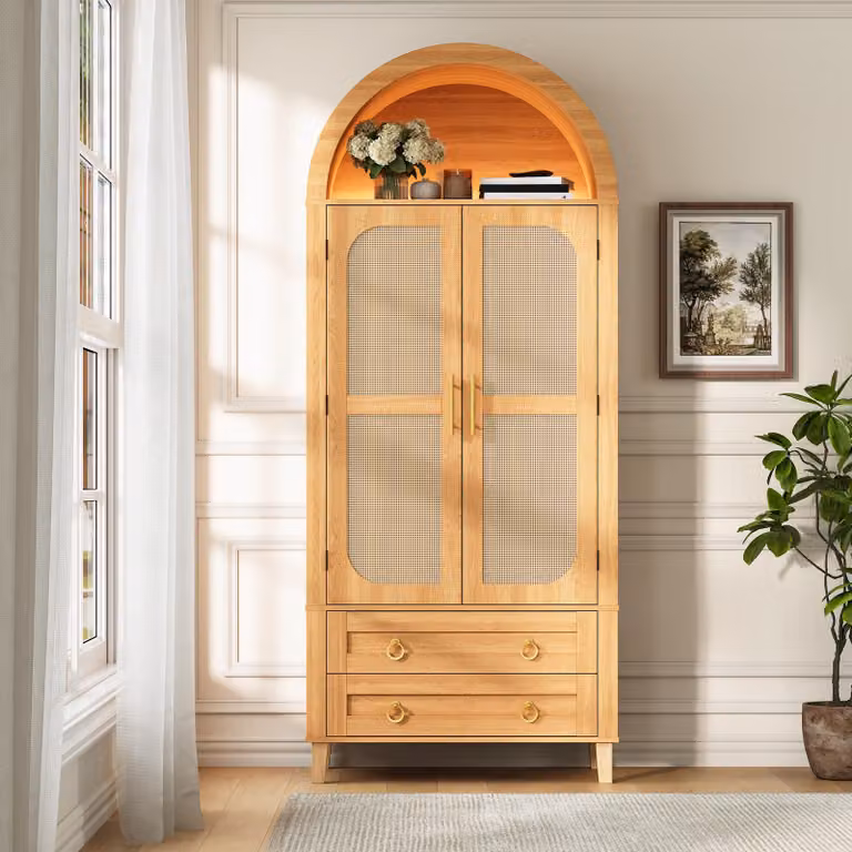 Armadio alto per ufficio dal design moderno con frontale in rattan, illuminazione LED controllabile tramite app, 2 cassetti, organizer per ante, maniglie in stile vintage e finitura naturale