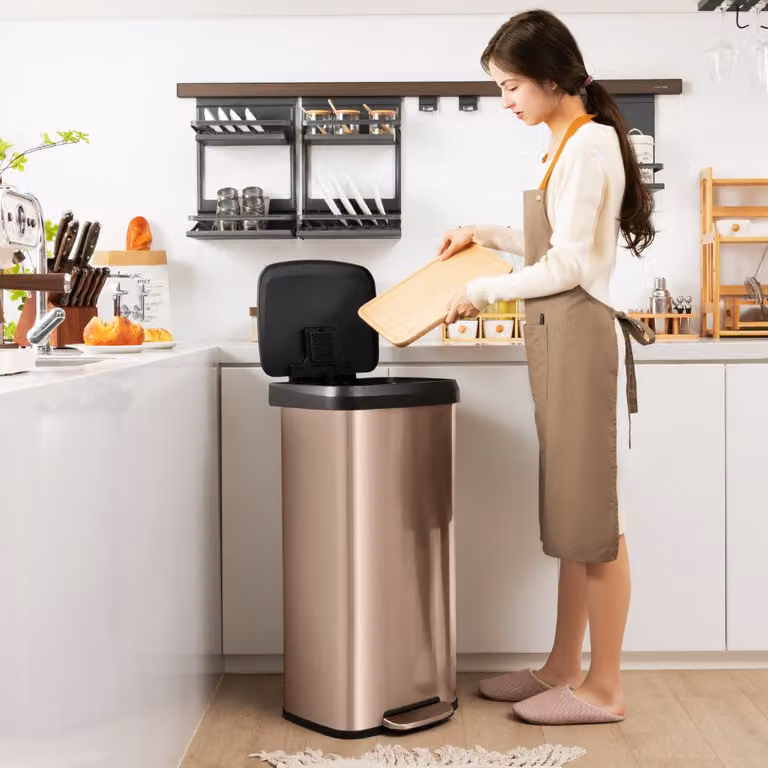 Costway Cestino dell'immondizia in acciaio inox con coperchio con chiusura automatica, Bidone della spazzatura 68L Rosa dorato