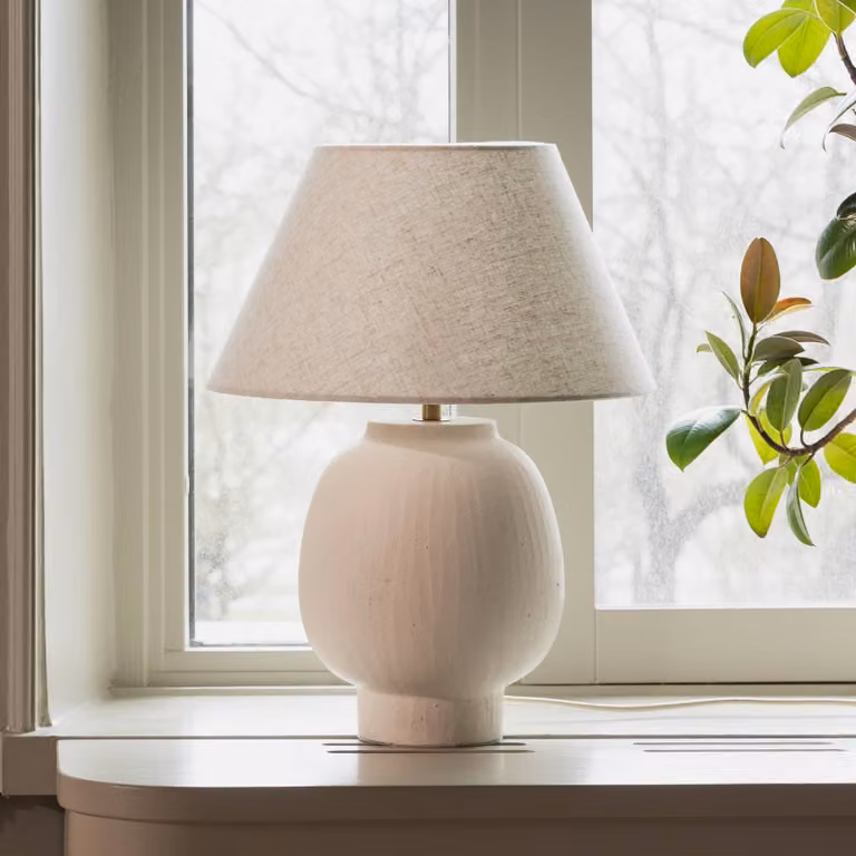 Globen Lighting Lampada da tavolo Lorenzo, Crema / Ambra, Soggiorno / Sala da pranzo, Ceramica, Scandinavo, Lampada da tavolo