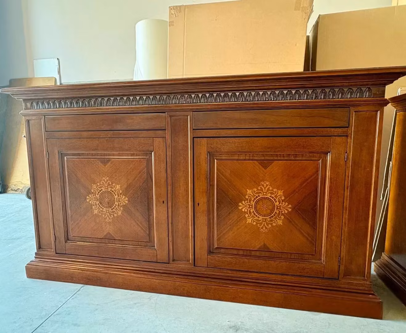 Madia credenza 2 porte in legno intarsiato Mobili 2G colore noce L: 215 cm, P: 54 cm, H: 122 cm – 3