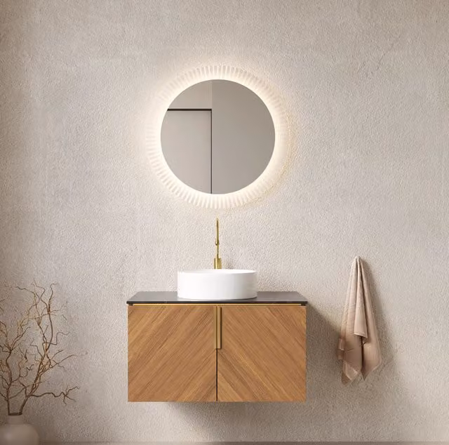 Mobile bagno sospeso 76 cm con lavabo rotondo in ceramica bianca, piano in pietra sinterizzata nera e mobile in compensato effetto quercia marrone