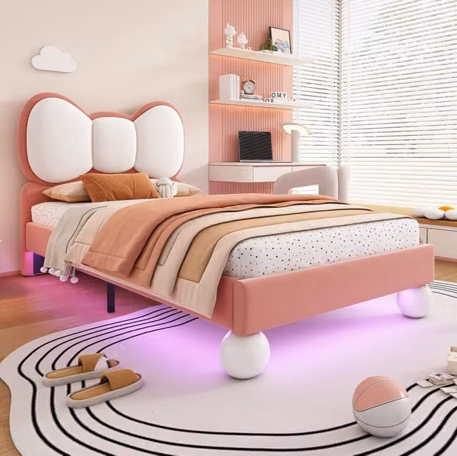 Letto singolo imbottito MODFU per bambini in velluto con illuminazione LED sottostante, L/P/H: 208 x 97 x 94,5 cm, disponibile in rosa o beige