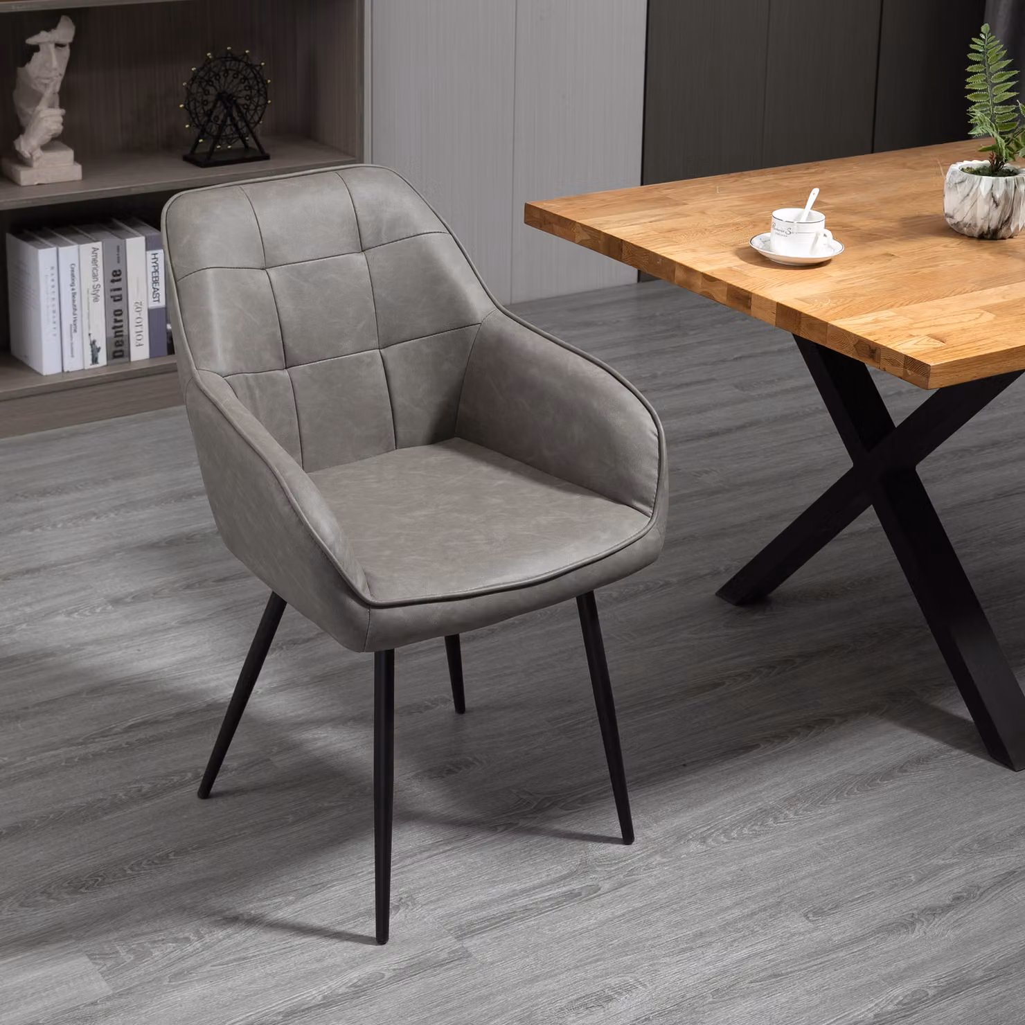 Sedia da pranzo moderna in stile industriale Aosom con rivestimento in similpelle grigia e struttura in metallo nero – 2