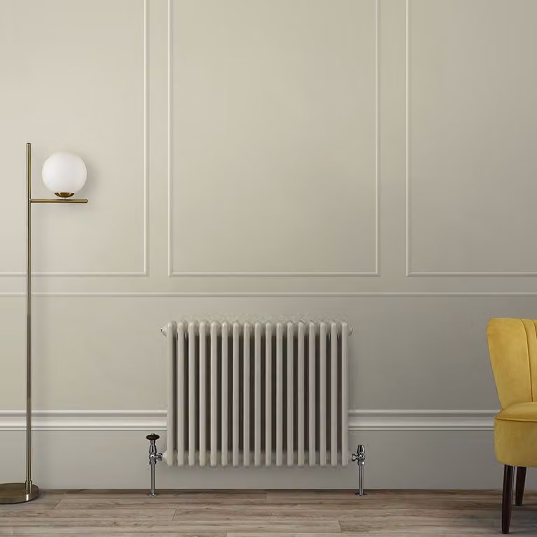 Radiatore Tradizionale a Tripla Colonna Orizzontale Color Lino - 600mm x 785mm