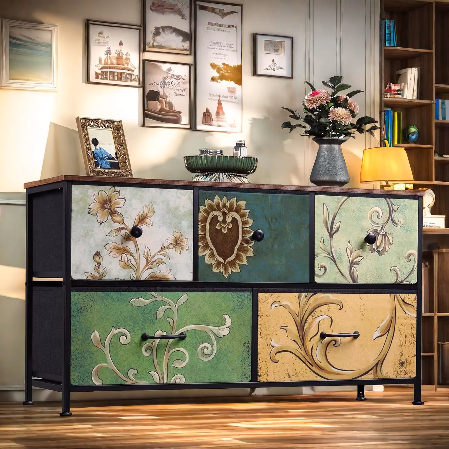 Cassettiera Fortuna Lai con 5 cassetti, mobile TV con struttura in metallo e superficie in legno, rustico