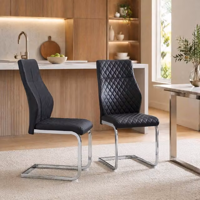 Set di 2 sedie da pranzo con schienale alto 100 cm; in PU nero e metallo argentato