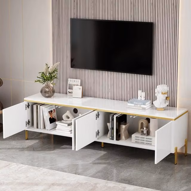Mobile porta TV OKWISH moderno in bianco lucido con 4 ante, passacavi e gambe in metallo, L: 170 cm, P: 38 cm, H: 50 cm