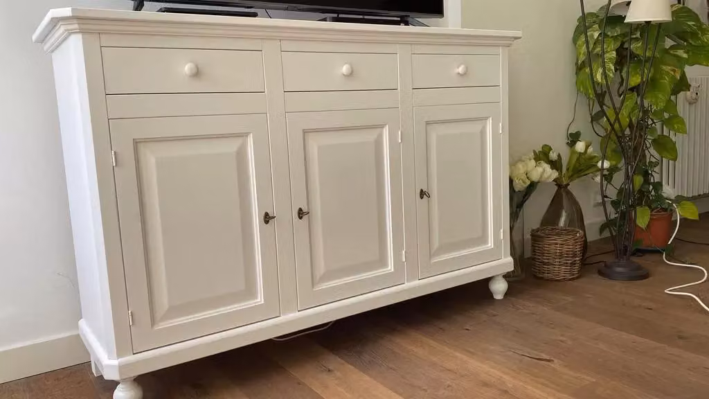 Madia credenza stile arte povera con 3 ante in legno bianco Mobili 2G L/P/H: 150 x 43 x 98 cm – 3
