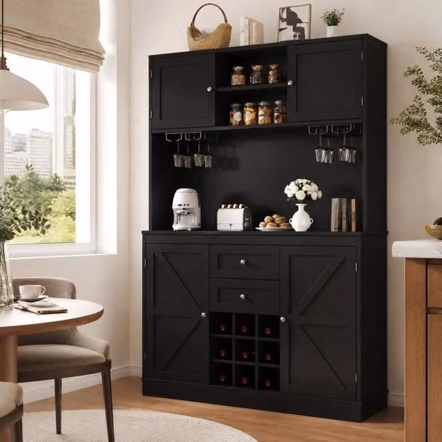 Credenza da cucina moderna nera con 4 ante, ripiani interni, portabottiglie e portabicchieri in MDF e metallo L/P/H: 120 x 40 x 188 cm – 1