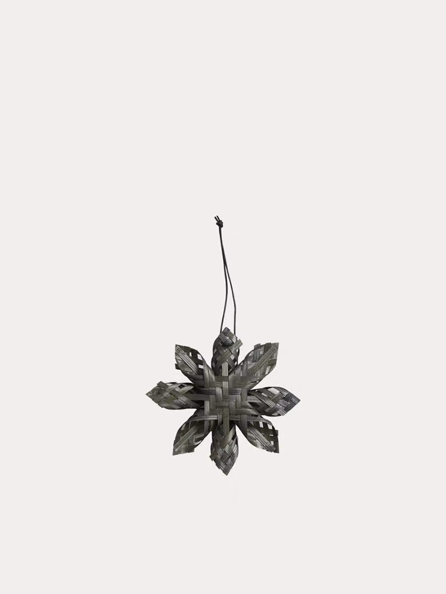 Ornamento natalizio a stella Kenay Home, design geometrico moderno in rattan grigio – 2