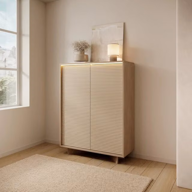Madia Hasota DMORA con 4 ripiani e illuminazione integrata, colore marrone rovere, L: 104 cm, P: 40 cm, H: 138 cm