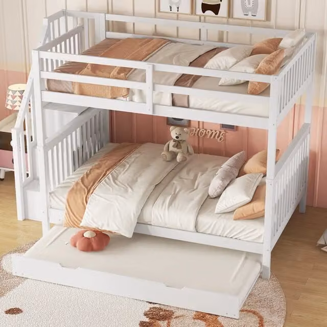 Letto a castello 140x200 cm con letto estraibile e scala a ripiani; in pino e MDF bianco per cameretta