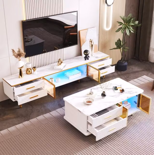 Set mobile TV e tavolino con struttura in alluminio, vetro temperato marrone e dettagli dorati, design moderno con schublade a onde e piano effetto marmo