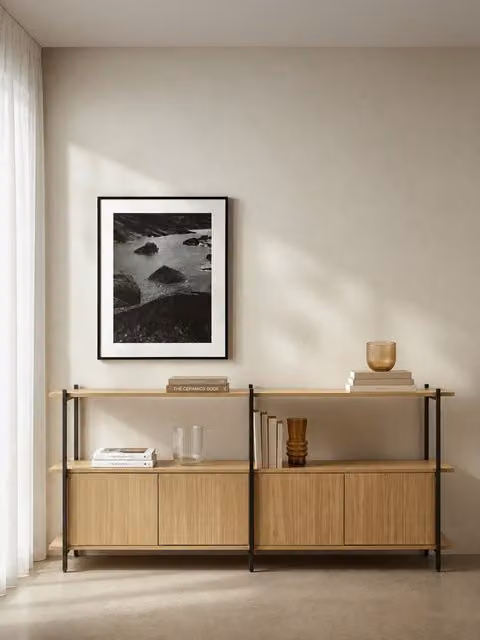 Libreria doppia bassa Darel Kenay Home in legno e metallo, colore naturale e nero, H: 87 cm, L: 196 cm, P: 2 cm