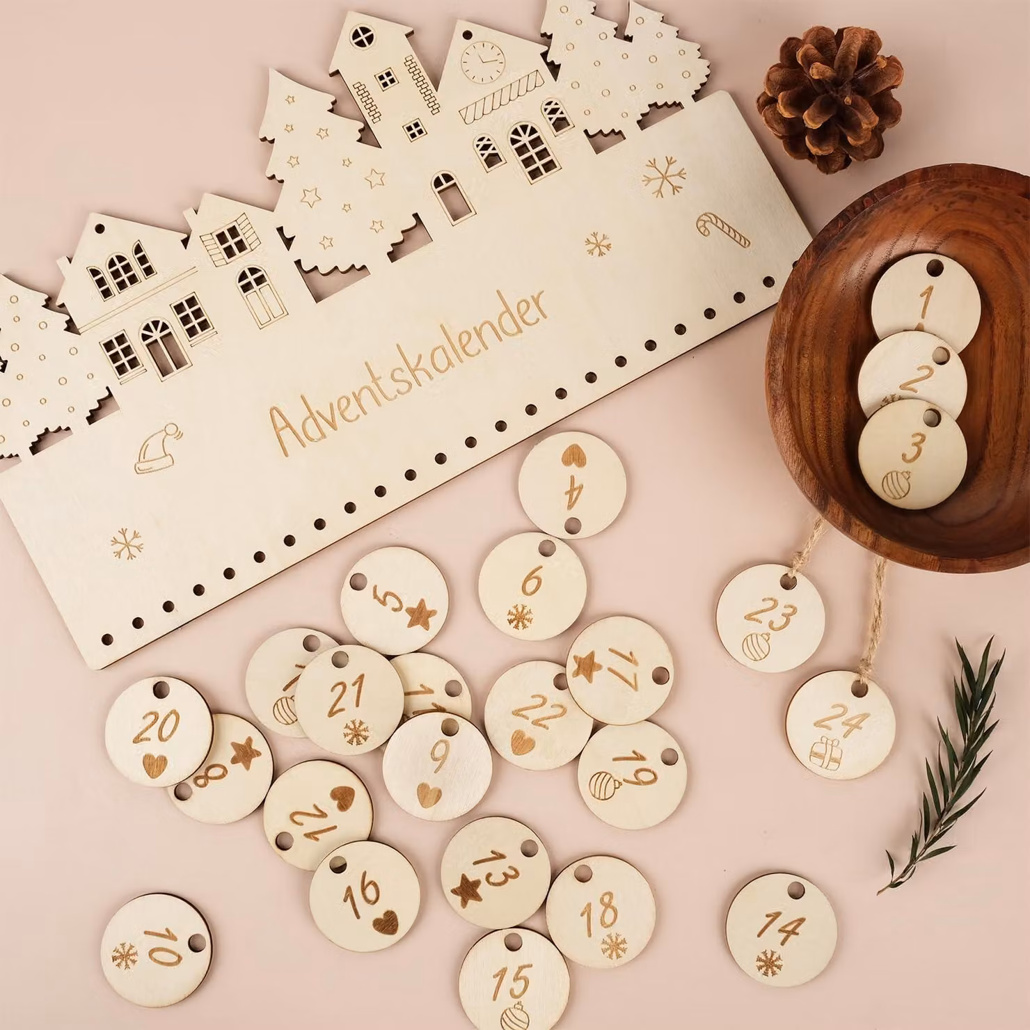 Calendario dell'Avvento in legno con numeri da 1 a 24, corredato di corda di iuta, ideale per il fai-da-te