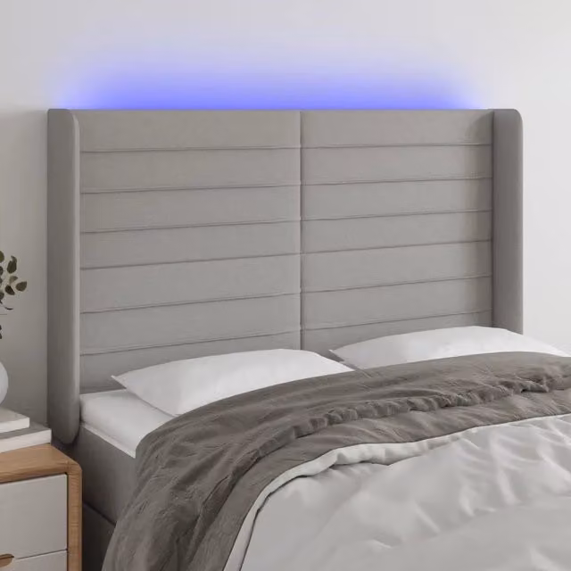 Testiera con LED Design Mania in tessuto grigio chiaro con porta USB, L: 147 cm, P: 16 cm, H: 118/128 cm – 1